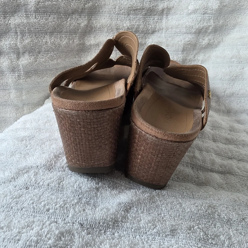 VIONIC Malorie Raffia Platform Wedge Sandals  Womens 10M Carmel Beige *READ
